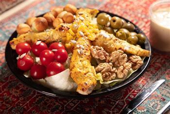 سالاد فرنگی با فیله گریل